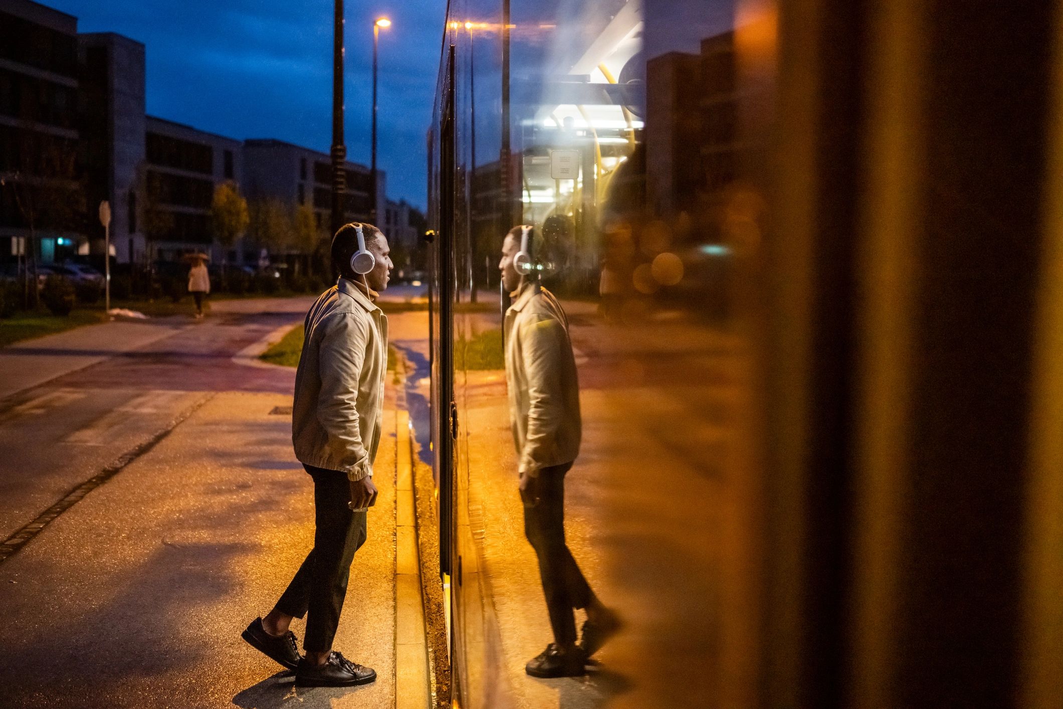 City commuter scene at night, representing rapid-response security coverage